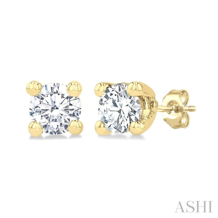 1/10 Ctw Round Cut Diamond Stud Earrings in 14K Yellow Gold
