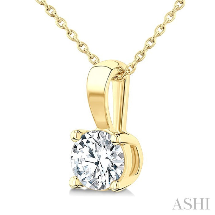 3/4 Ctw Prong Set Round Cut Diamond Solitaire Pendant With Chain in 14K Yellow Gold