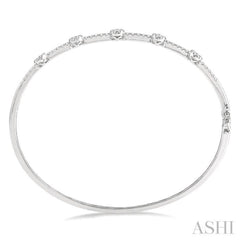 3/4 Ctw Lovebright Round Cut Diamond Bangle in 14K White Gold