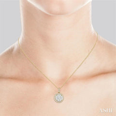 1 Ctw Lovebright Round Cut Diamond Pendant in 14K Yellow and White Gold with Chain