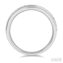 1 Ctw Arched Round Cut Diamond Wedding Band in 14K White Gold