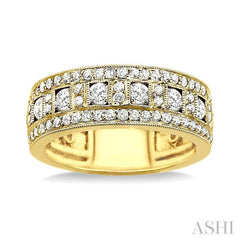 1 1/10 ctw Channel Round Cut Diamond Wedding Band in 14K Yellow Gold