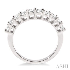 1 Ctw Round Cut Diamond 'V' Shape Band in 14K White Gold