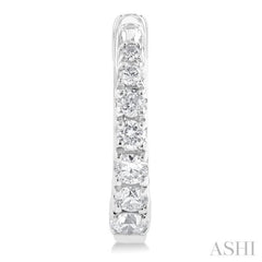 1/4 ctw Graduated Round Cut Diamond Fashion Huggies in 10K White Gold