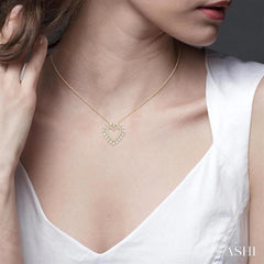 1/4 Ctw Heart Round Cut Diamond Fashion Pendant With Chain in 10K Yellow Gold