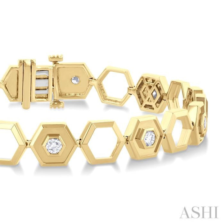 3/4 Ctw Double & Open Window Hexagon Round Cut Diamond Fashion Bracelet in 14K Yellow Gold